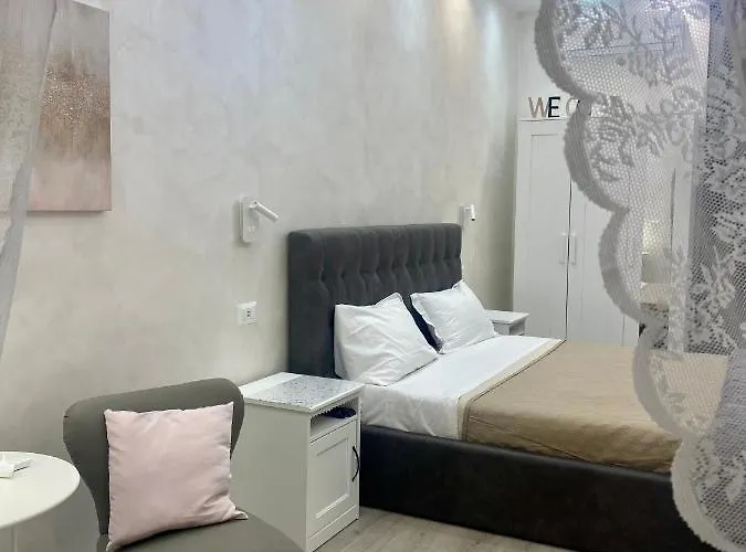 Apartment Bright Apartment Near Colosseum, Steps To Metro, Ac & Fast Wifi *