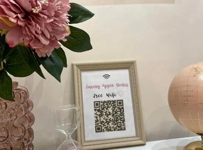Bright Apartment Near Colosseum, Steps To Metro, Ac & Fast Wifi Apartment