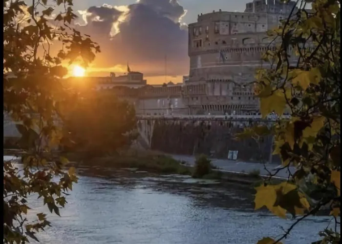Bright Apartment Near Colosseum, Steps To Metro, Ac & Fast Wifi Apartment *