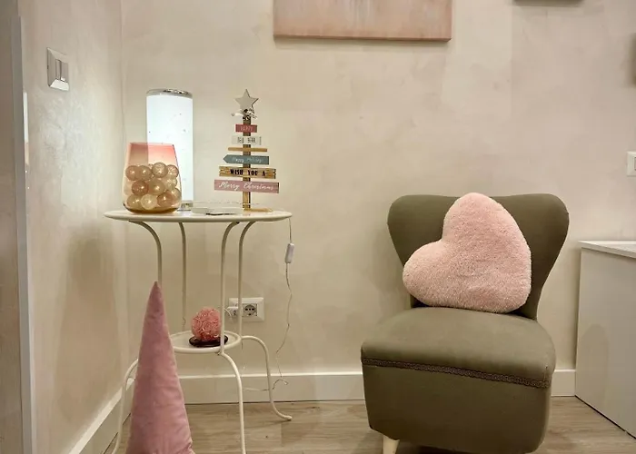 Apartment Bright Apartment Near Colosseum, Steps To Metro, Ac & Fast Wifi